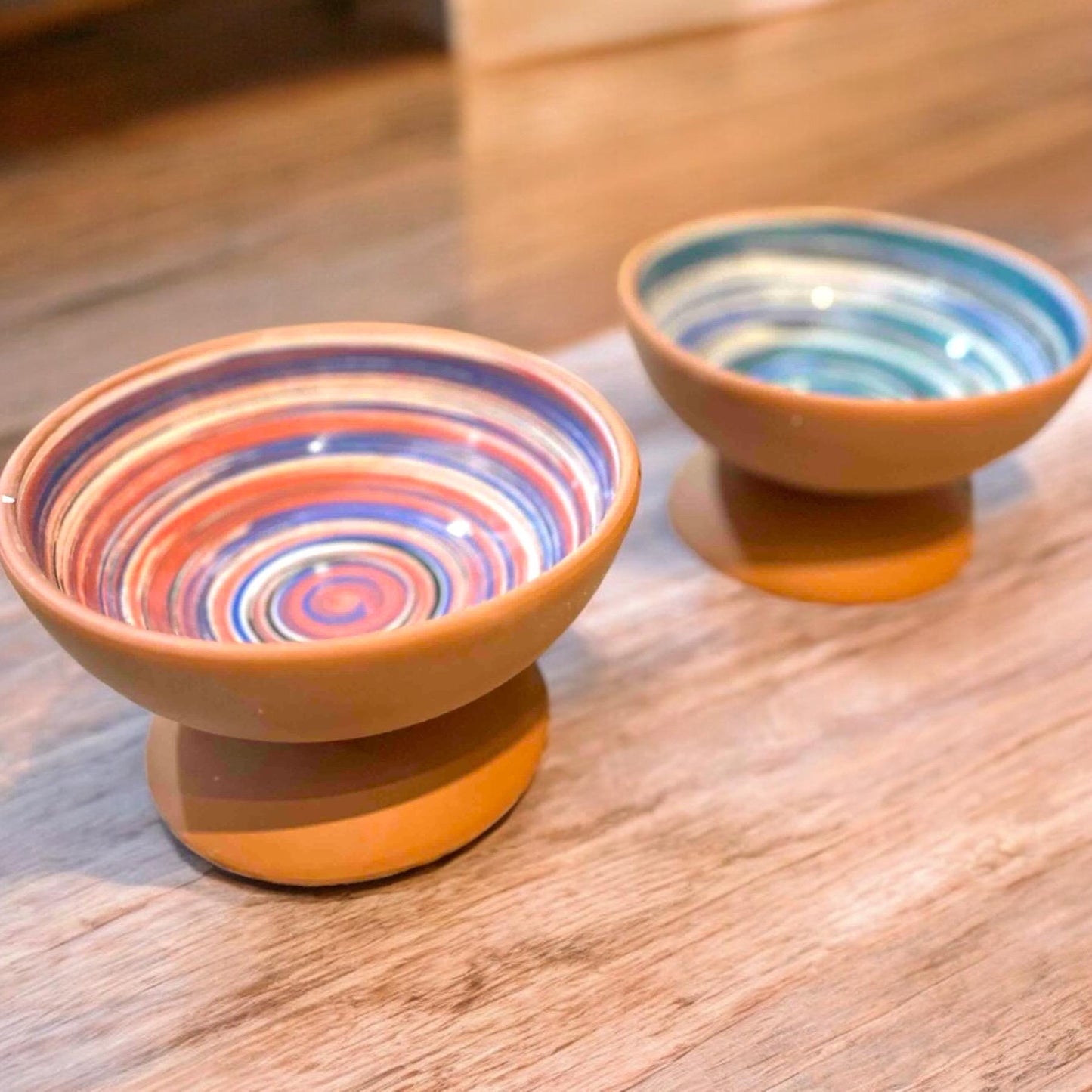 Handmade Ceramic Elevated Cat Bowl: Ergonomic Pet Feeder
