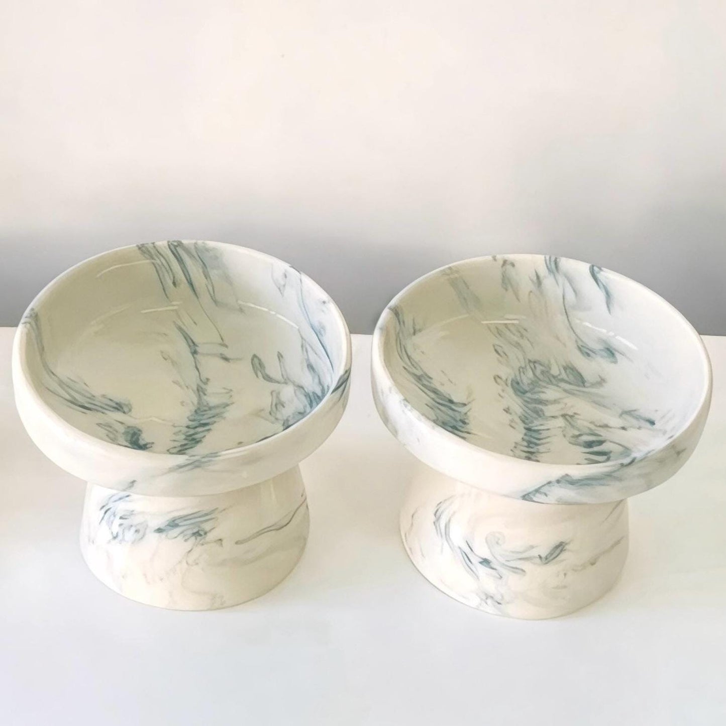 Elevated Ceramic Cat Bowl – Raised Pet Feeder for Cats & Small Dogs – Modern Marble Design – Anti-Slip, Ergonomic Food Dish